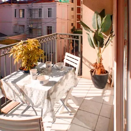 Appartement Cosy A Cannes 38 M² Balcon Detente Apartment